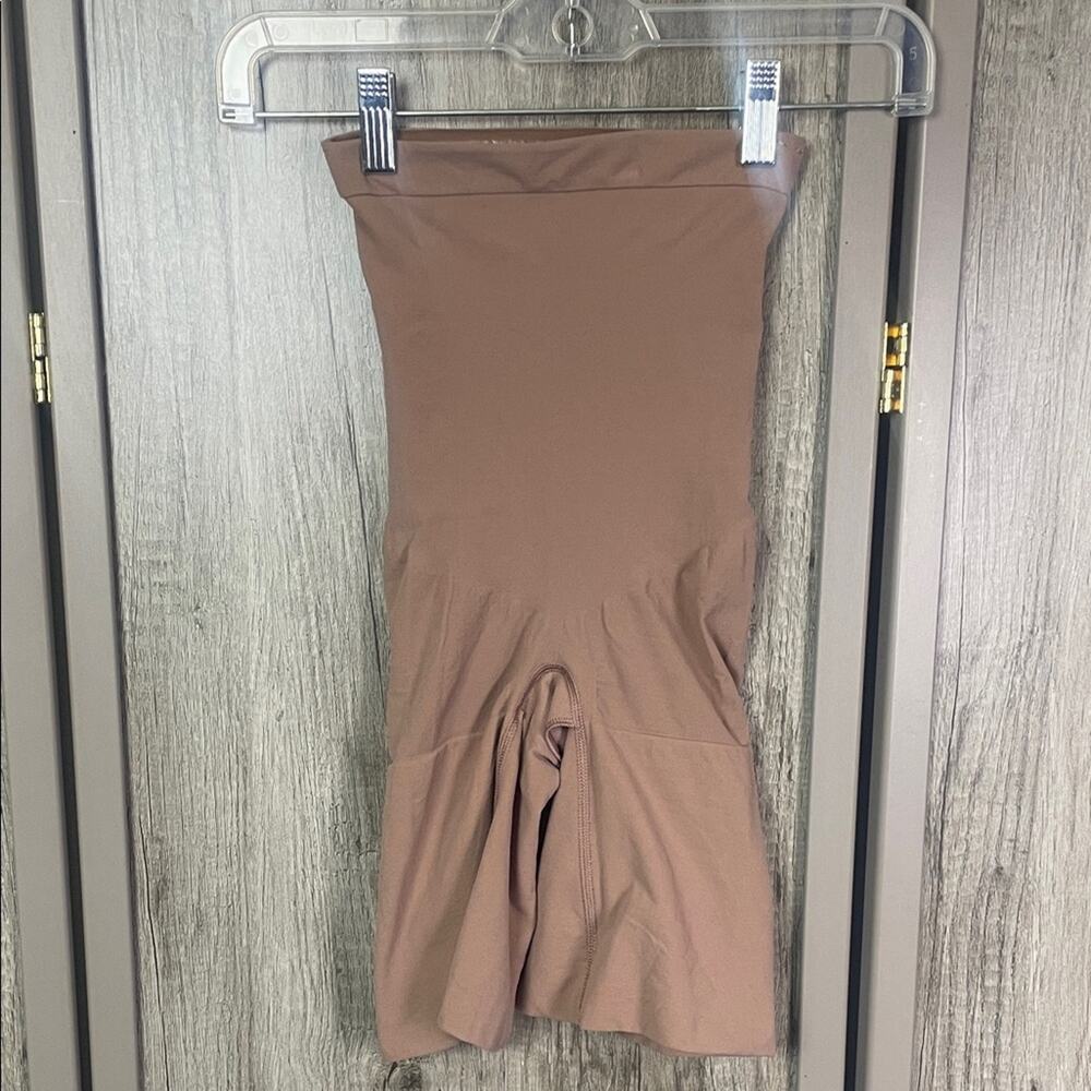 Spanx Everyday Sculpting high waist Shorts - Ochre Women's M